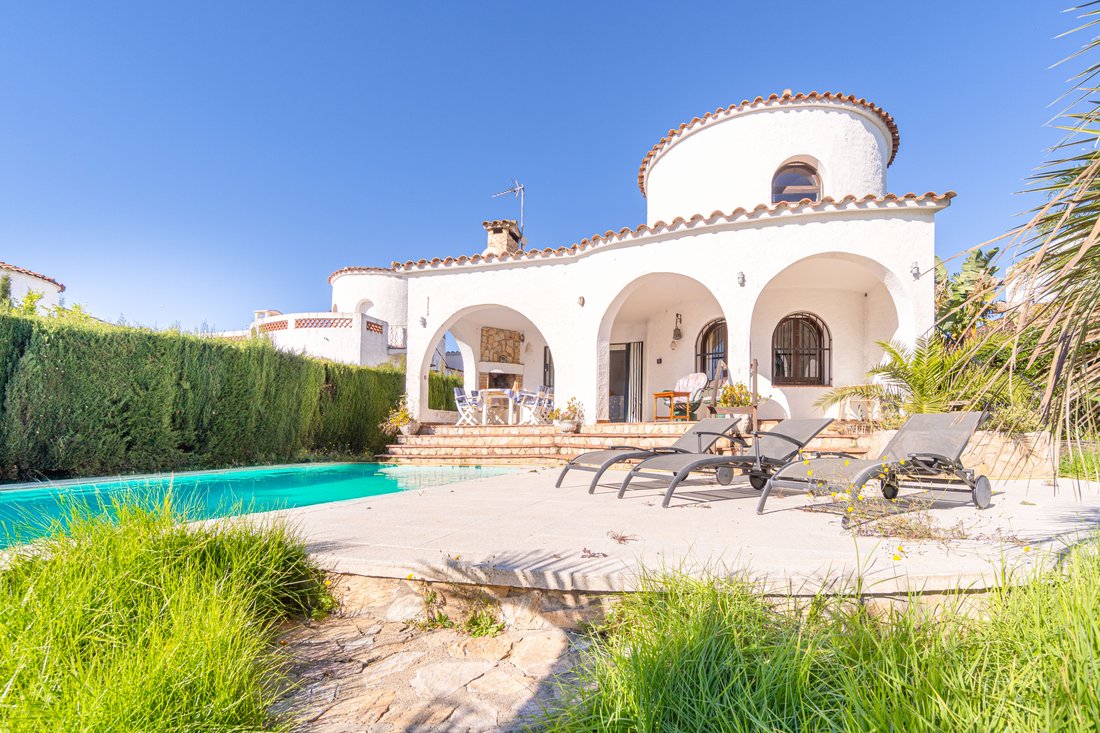 Villa in Empuriabrava, Catalonia, Spain 3 - 18336547