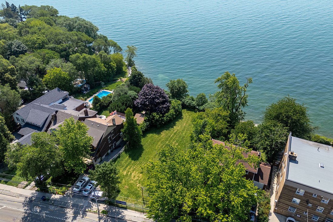 House in Toronto, Ontario, Canada 3 - 18348748