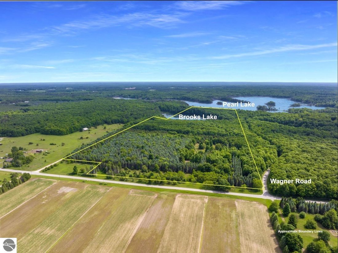 Land in Empire, Michigan, United States 1 - 18343044