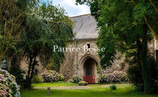 House in Pommerit-Jaudy, La Roche-Jaudy, France 1