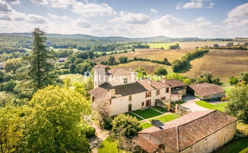 Castello a Aurignac, Occitania, Francia 1