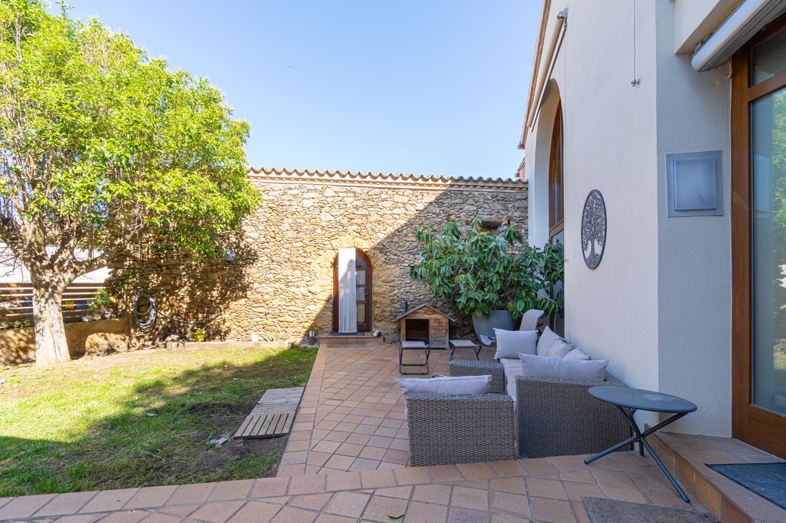 Finca in Palau-saverdera, Catalonia, Spain 2 - 18335476