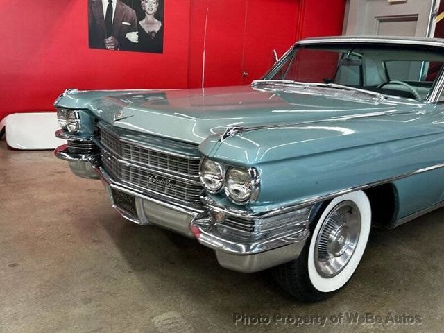 Cadillac Coupe DeVille in Calverton, NY, United States 5 - 18339999