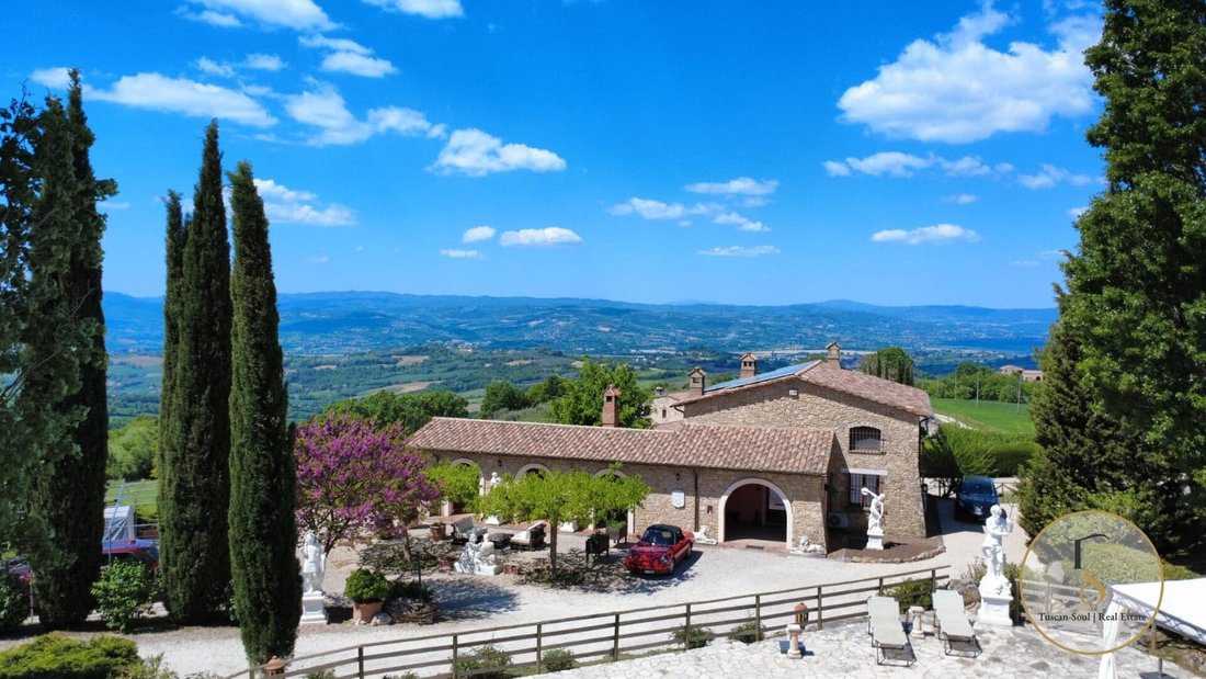 Country House in Historic Center, Perugia, Italy 2 - 18341366
