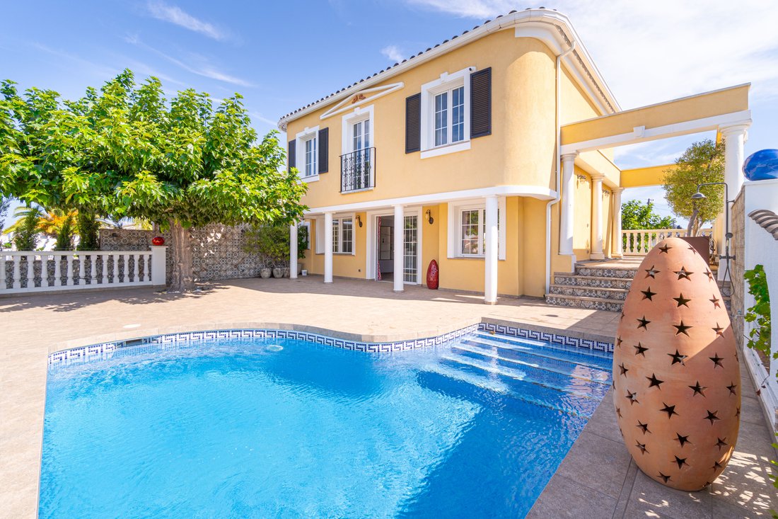 Villa in Roses, Catalonia, Spain 2 - 18336937
