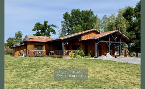 House in Roaillan, Nouvelle-Aquitaine, France 1