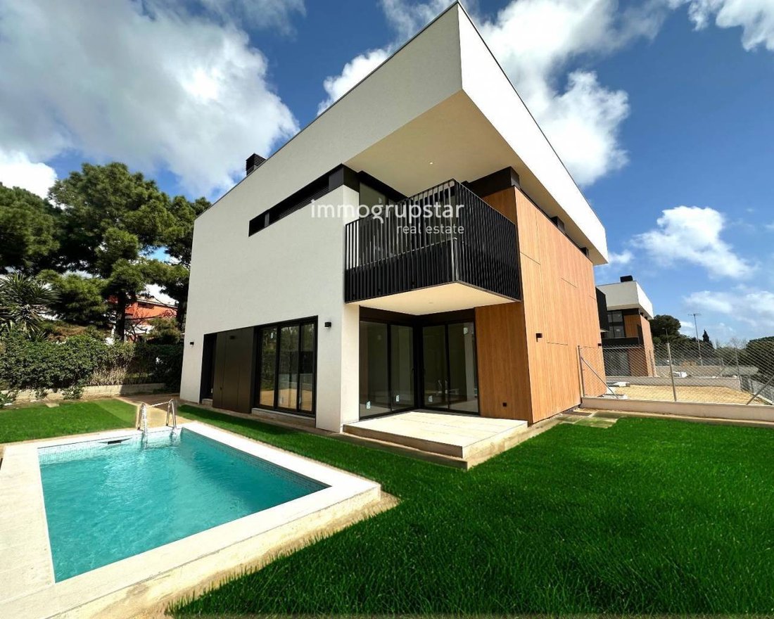 Townhouse in Palamos, Catalonia, Spain 1 - 18335158