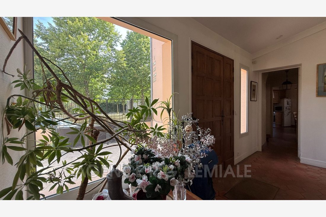 Villa in Chateau, Maisons-Laffitte, France 3 - 18342744