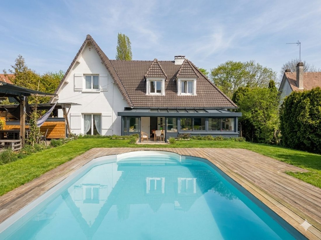 House in Senlis, Hauts-de-France, France 1 - 18335732