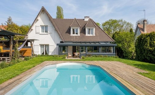 House in Senlis, Hauts-de-France, France 1