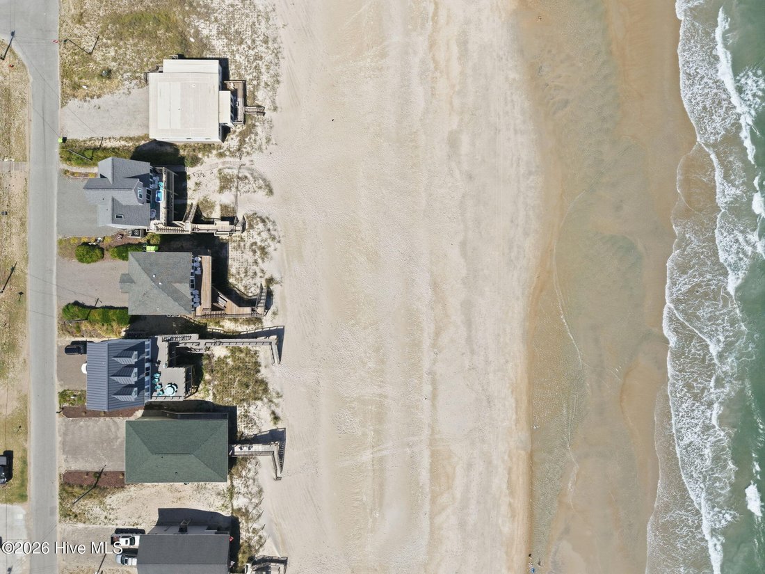 House in North Topsail Beach, North Carolina, United States 4 - 18339941
