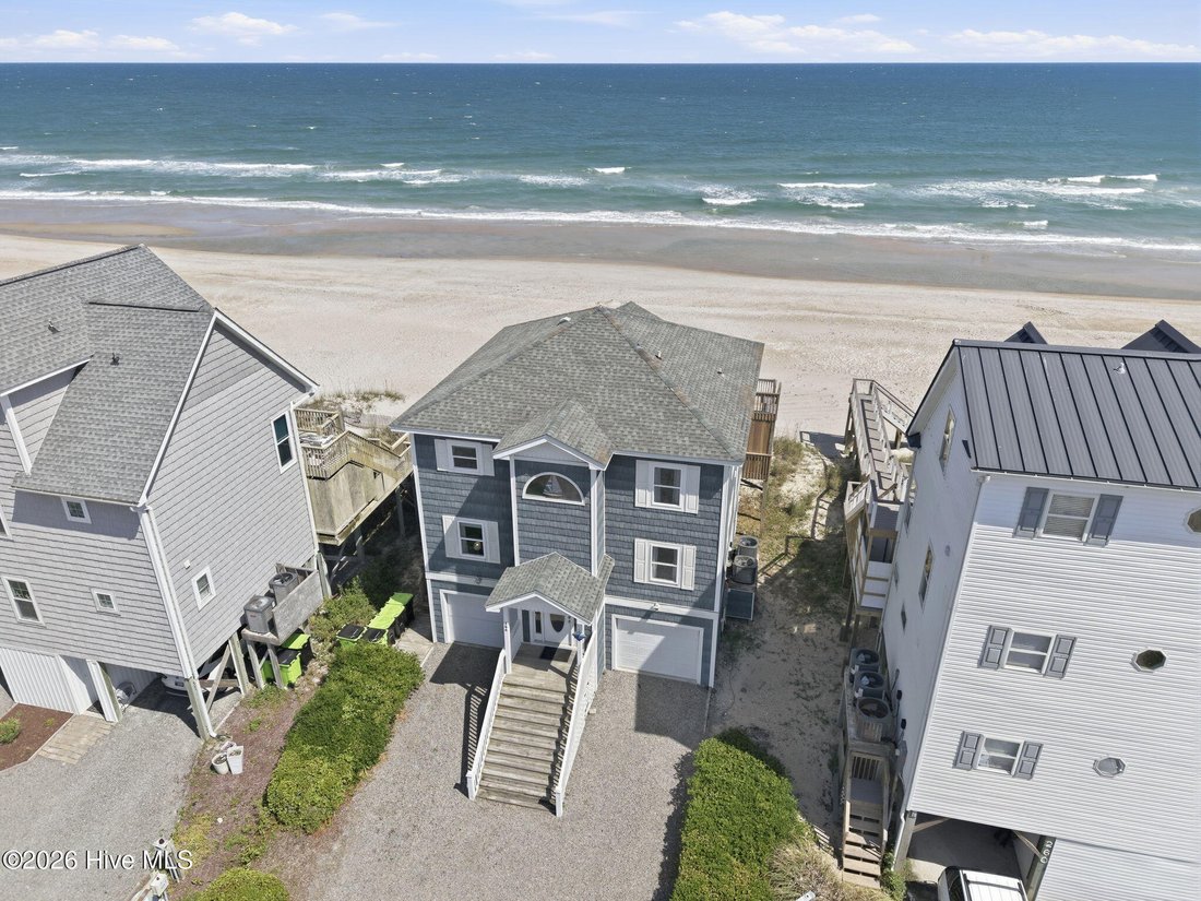 House in North Topsail Beach, North Carolina, United States 3 - 18339941