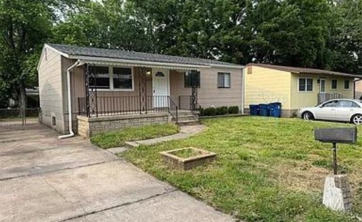 Apartment in Spanish Lake, Missouri, United States 1