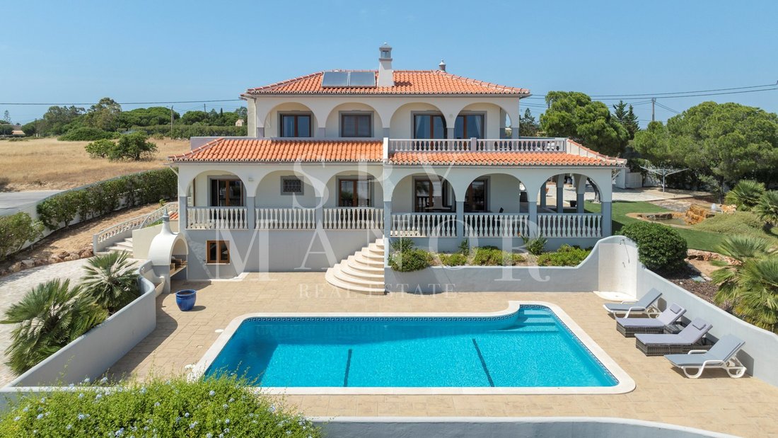 Villa in Lagoa e Carvoeiro, Algarve, Portugal 1 - 18342972
