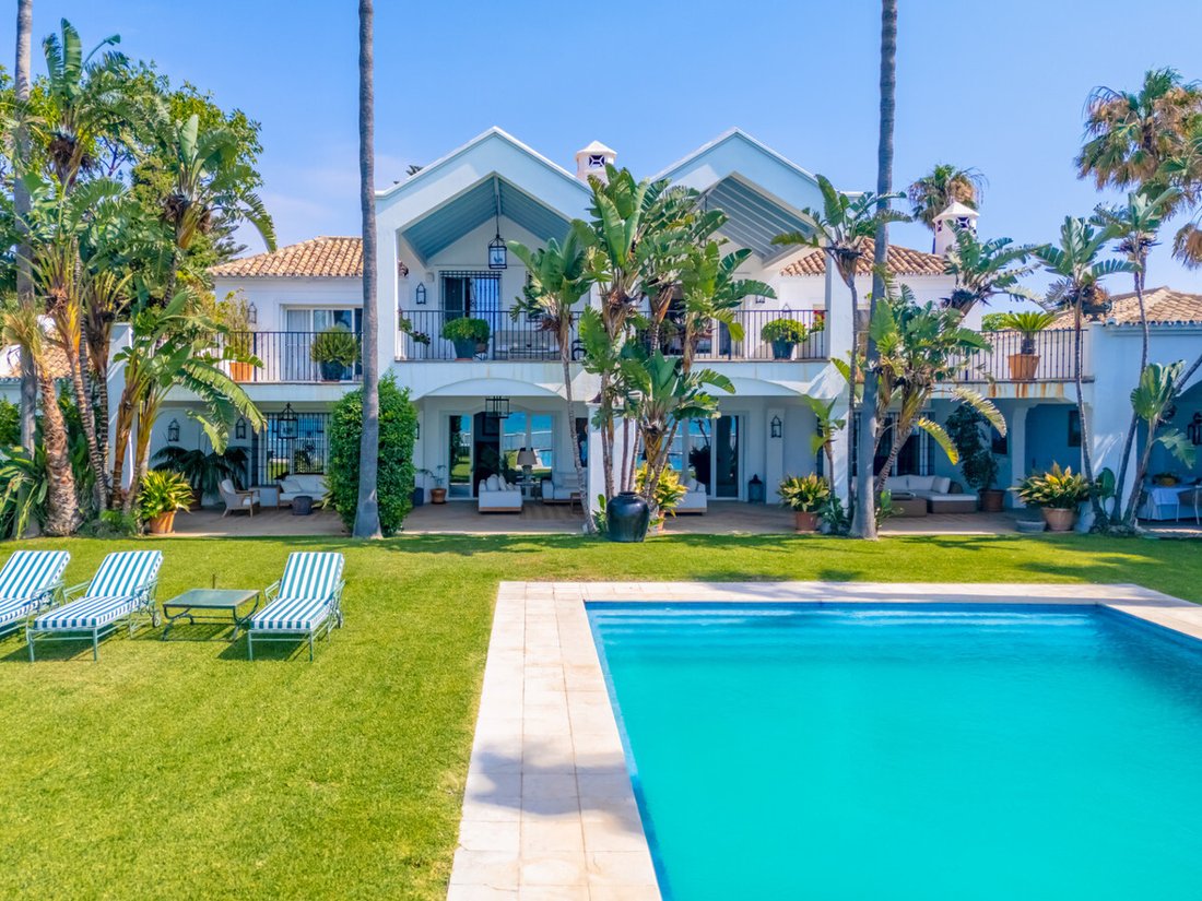 Villa in Guadalmina Baja, San Pedro de Alcantara, Spain 2 - 11085352