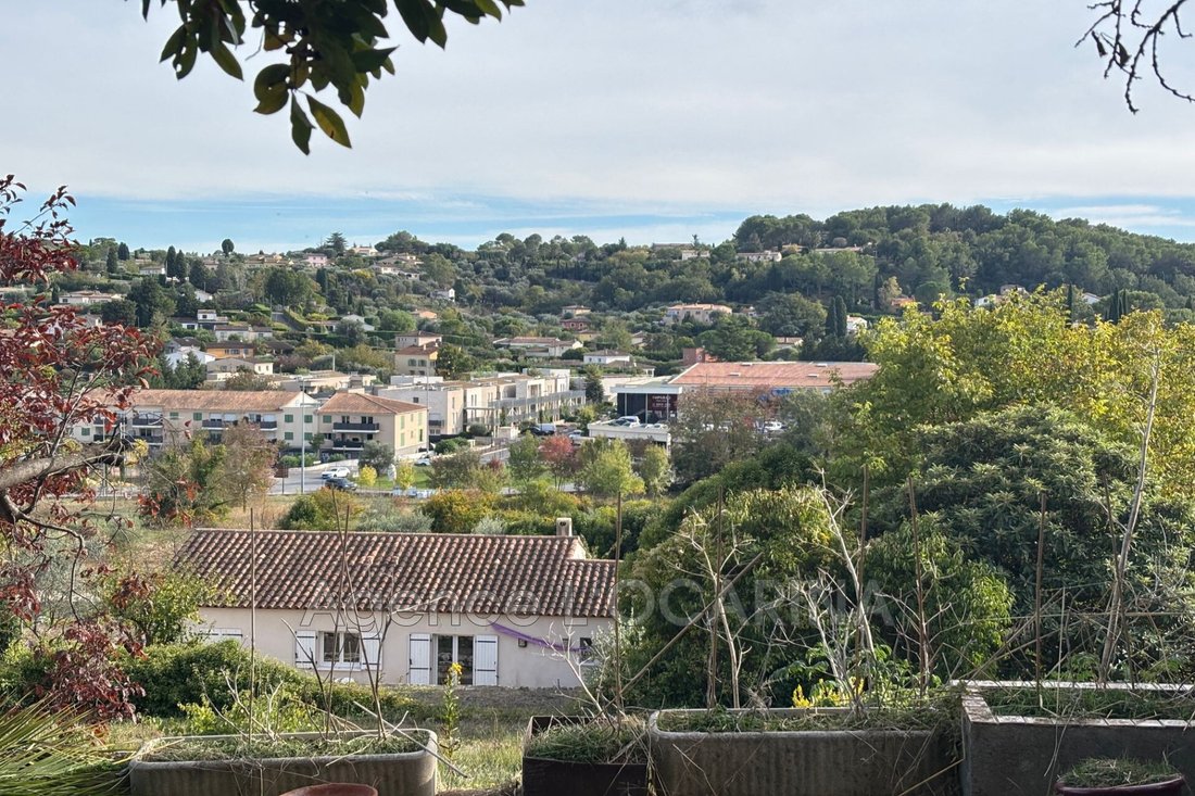 Villa in Grasse, Provence-Alpes-Côte d'Azur, France 2 - 17837057