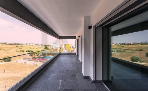 Apartment in Camarate, Unhos e Apelacao, Lisbon, Portugal 1