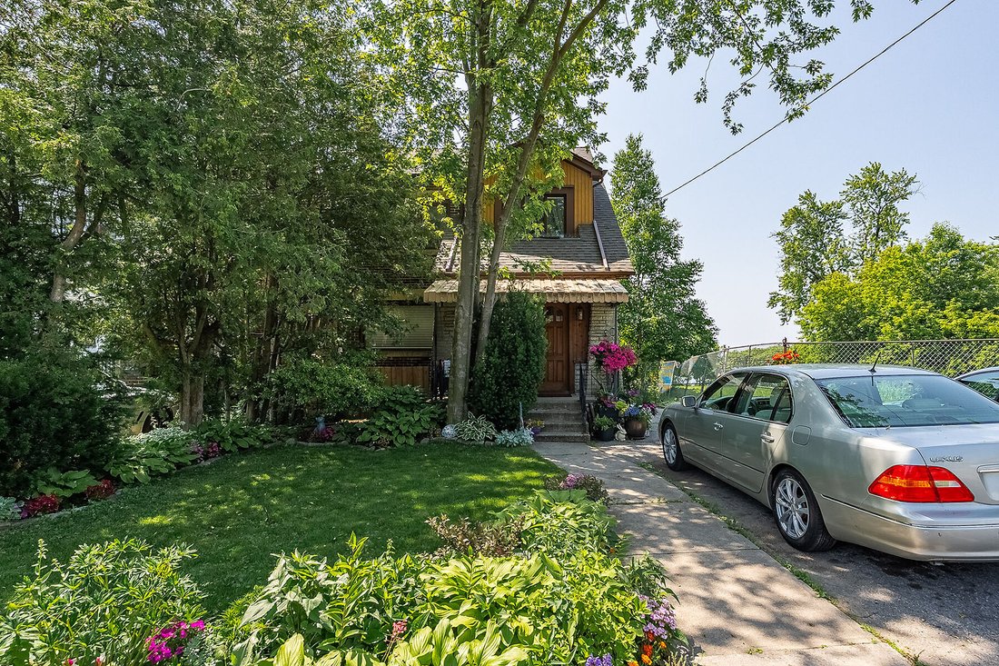 House in Toronto, Ontario, Canada 2 - 18348748