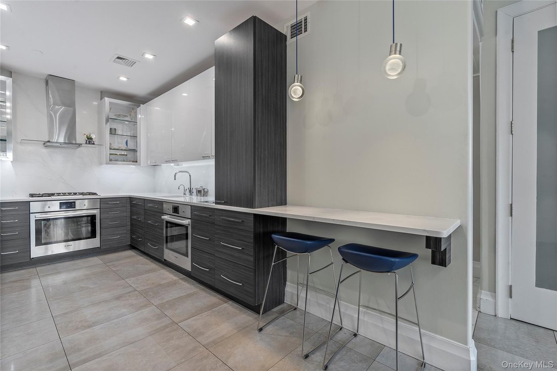 Condo in New York, New York, United States 3 - 18335001