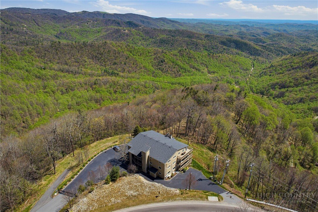 Condo in Lenoir, North Carolina, United States 3 - 18349114