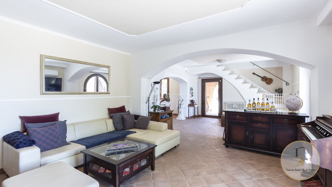 Country House in Historic Center, Perugia, Italy 5 - 18341366
