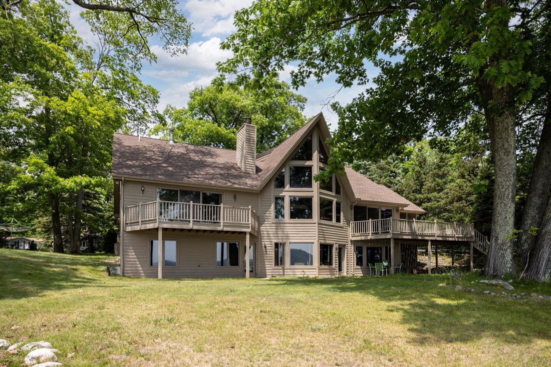 House in Glen Arbor, Michigan, United States 1 - 18339738