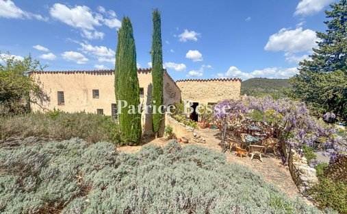 House in Greoux-les-Bains, Provence-Alpes-Côte d'Azur, France 1