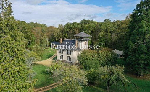 House in Saint-Sauveur-en-Puisaye, Bourgogne – Franche-Comté, France 1