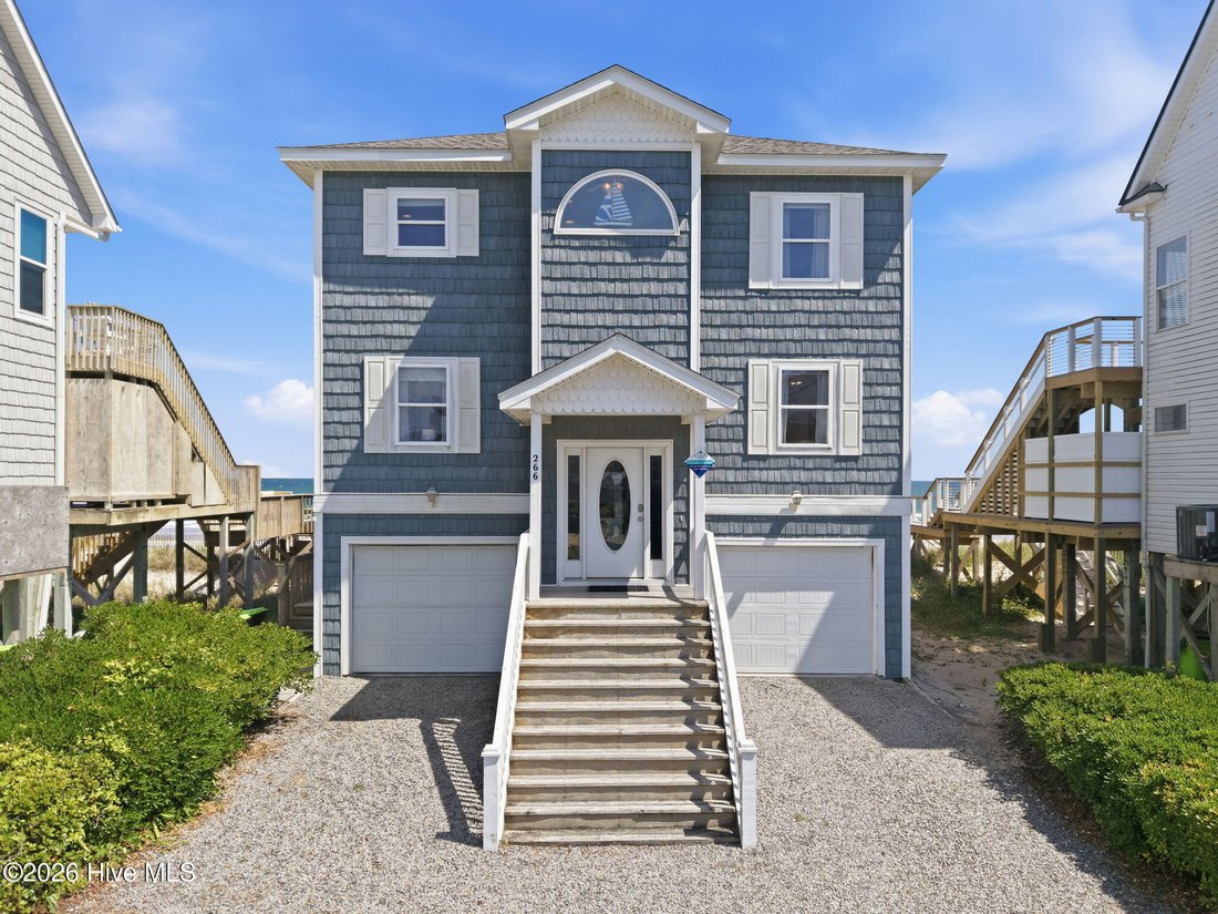 House in North Topsail Beach, North Carolina, United States 1 - 18339941