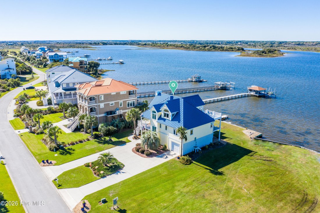 House in North Topsail Beach, North Carolina, United States 4 - 18339934