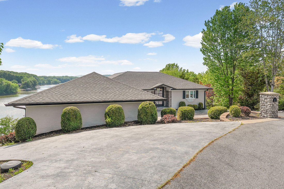 House in Cadiz, Kentucky, United States 4 - 18349016