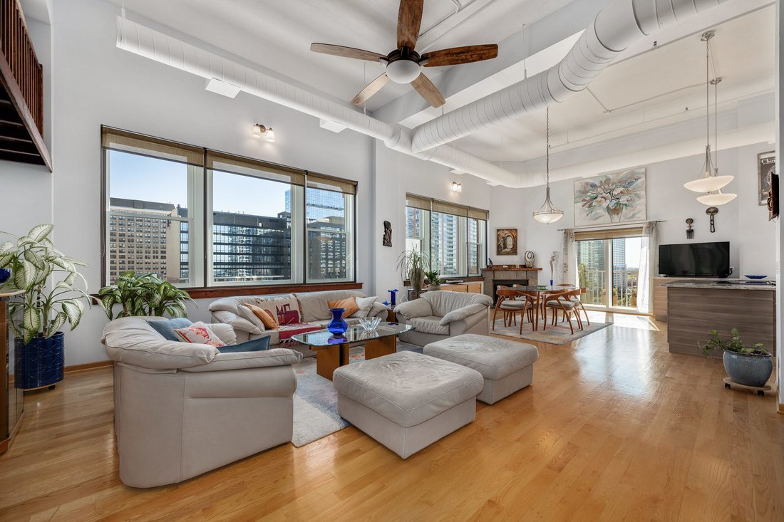 Condo in Chicago, Illinois, United States 3 - 18342996