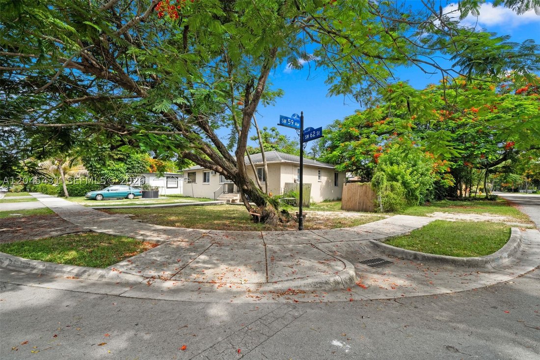 House in Miami, Florida, United States 1 - 18340223