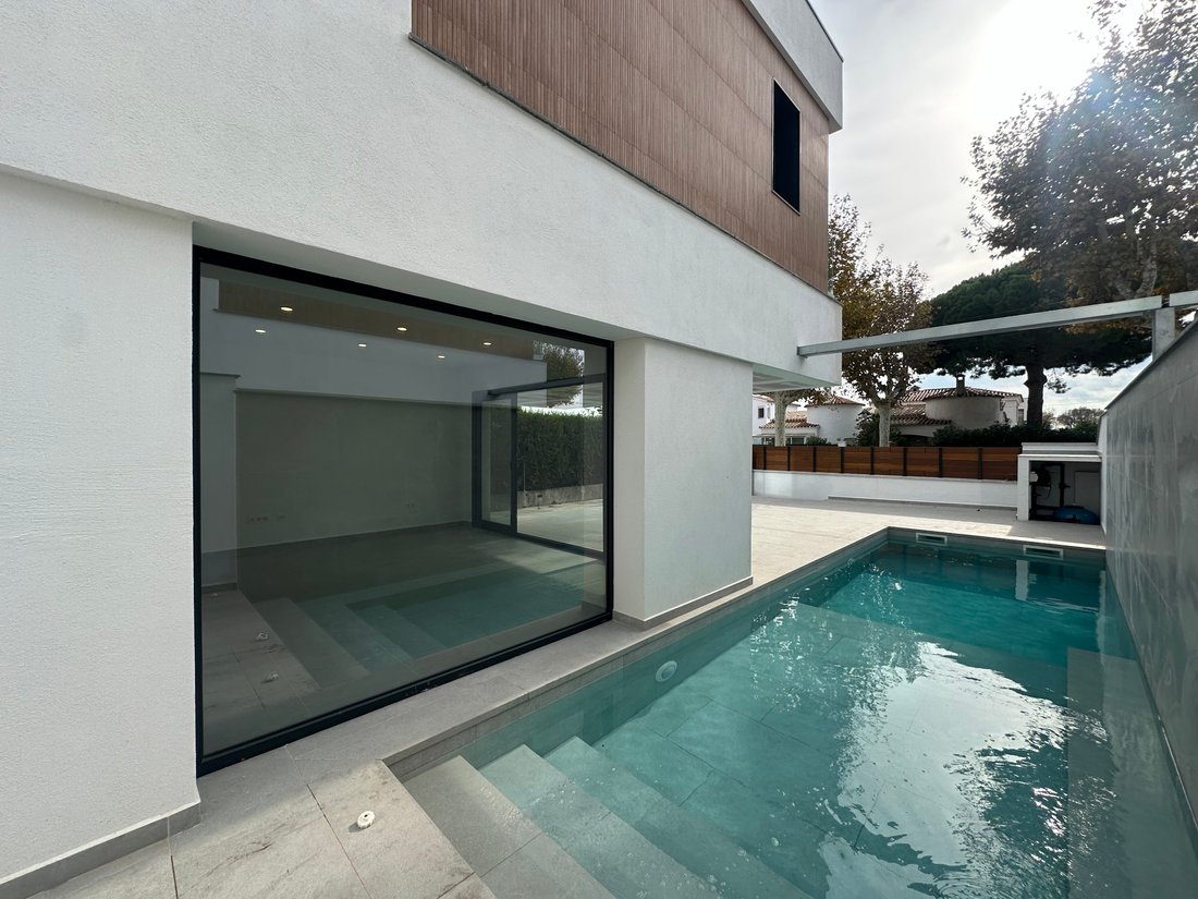 House in Empuriabrava, Catalonia, Spain 4 - 18337065
