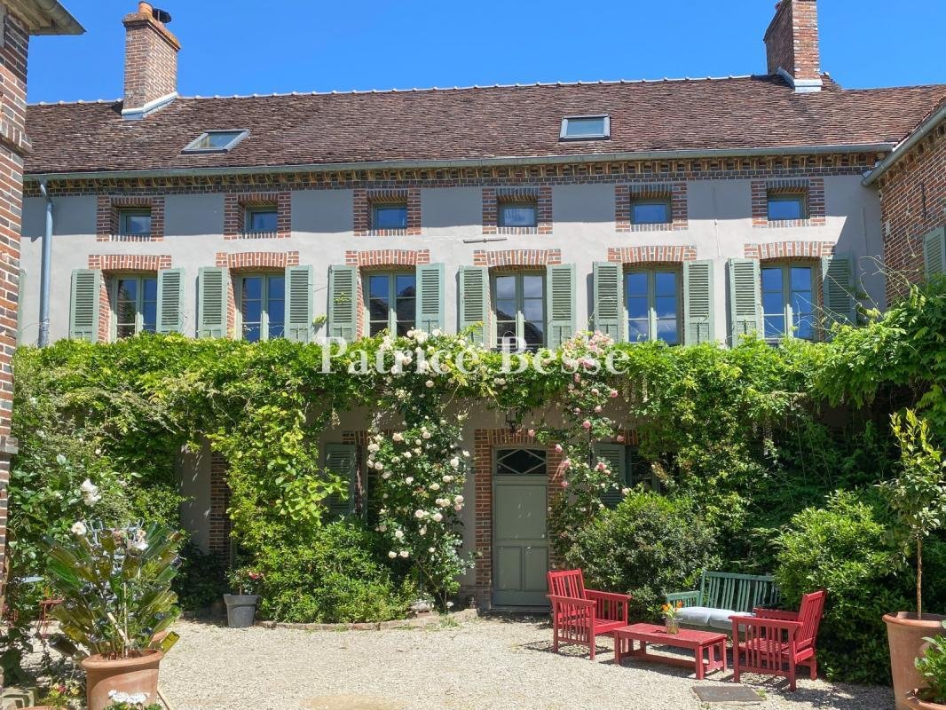 House in Joigny, Bourgogne – Franche-Comté, France 1 - 18340503