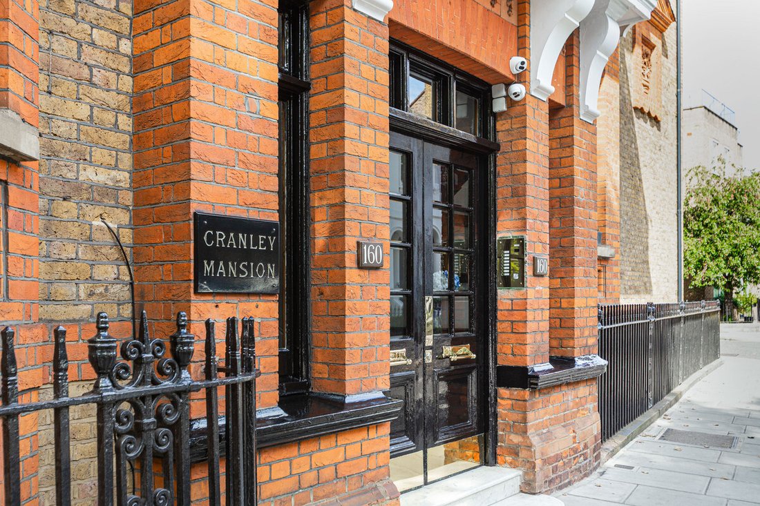 Apartment in South Kensington, Kensington And Chelsea, England 5 - 18334921
