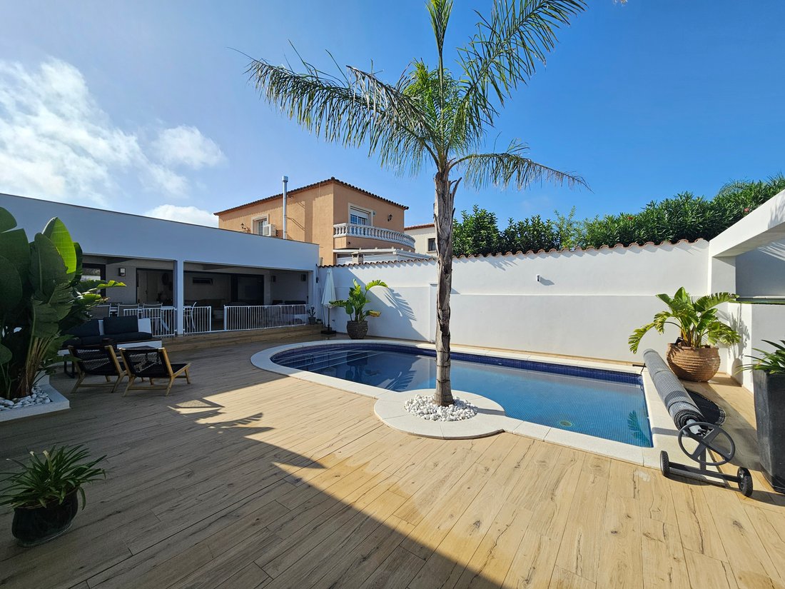 Chalet in Empuriabrava, Catalonia, Spain 2 - 18335330
