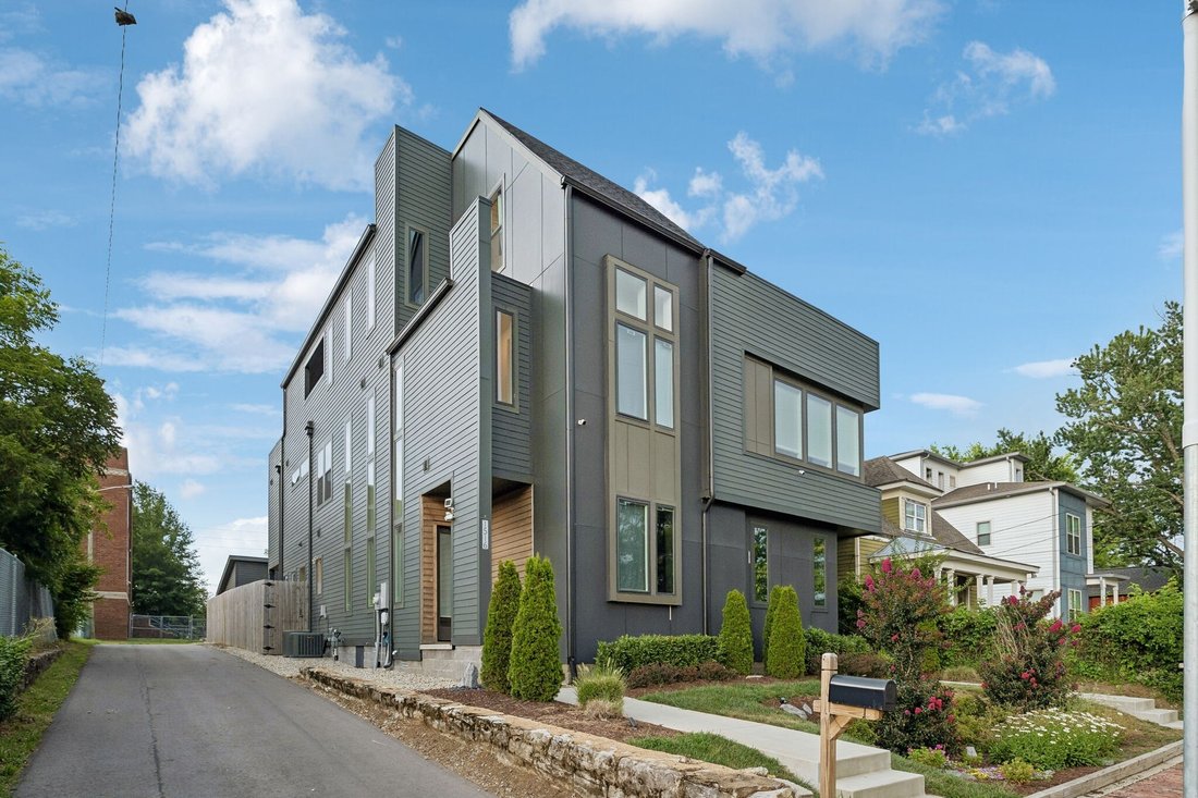 Co Op in Nashville, Tennessee, United States 2 - 18342417