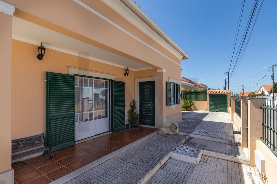 Townhouse in Azeitao (Sao Lourenco e Sao Simao), Setubal, Portugal 4 - 18342467