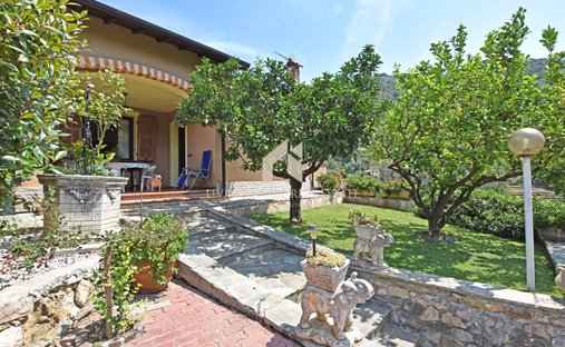 Villa a Dolceacqua, Liguria, Italia 1