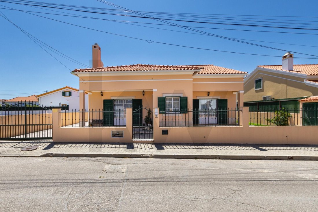 Townhouse in Azeitao (Sao Lourenco e Sao Simao), Setubal, Portugal 2 - 18342467