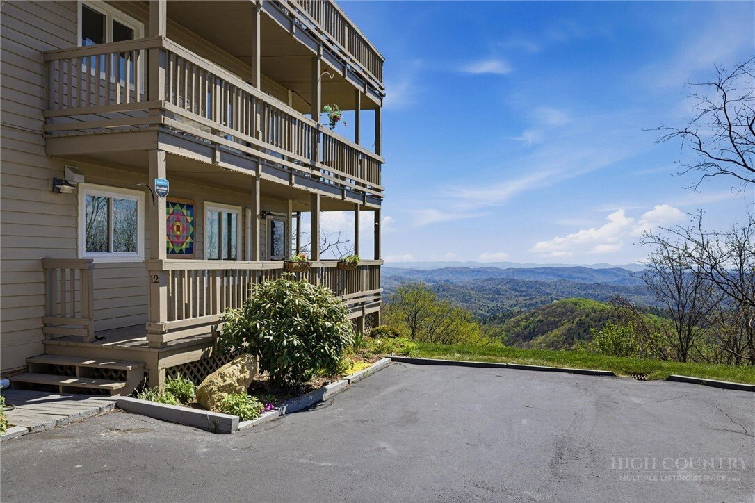 Condo in Lenoir, North Carolina, United States 1 - 18349114