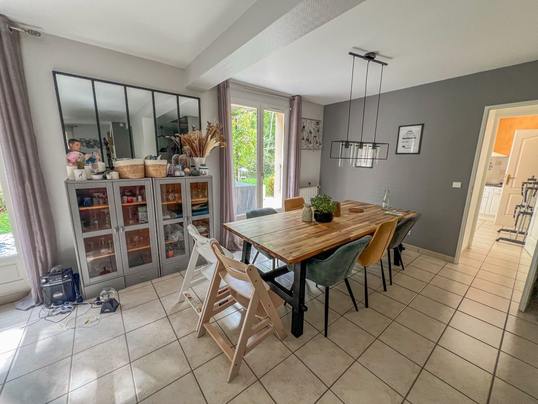 House in Le Mesnil-Saint-Denis, Ile-de-France, France 5 - 18345601