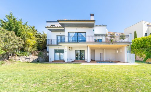 Villa in Roses, Catalonia, Spain 1