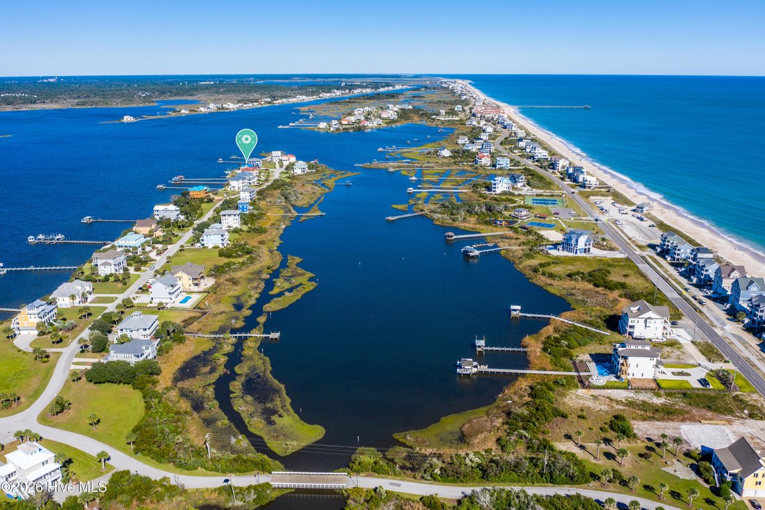 House in North Topsail Beach, North Carolina, United States 5 - 18339934