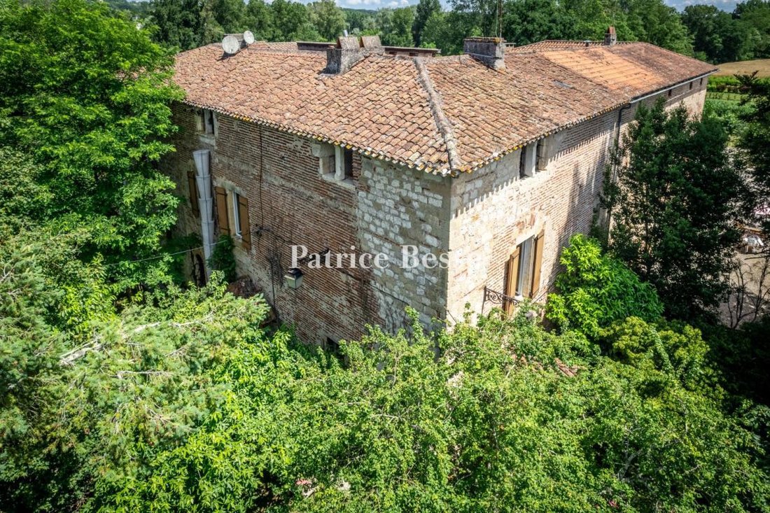Castle in Penne-d'Agenais, Nouvelle-Aquitaine, France 2 - 13634087