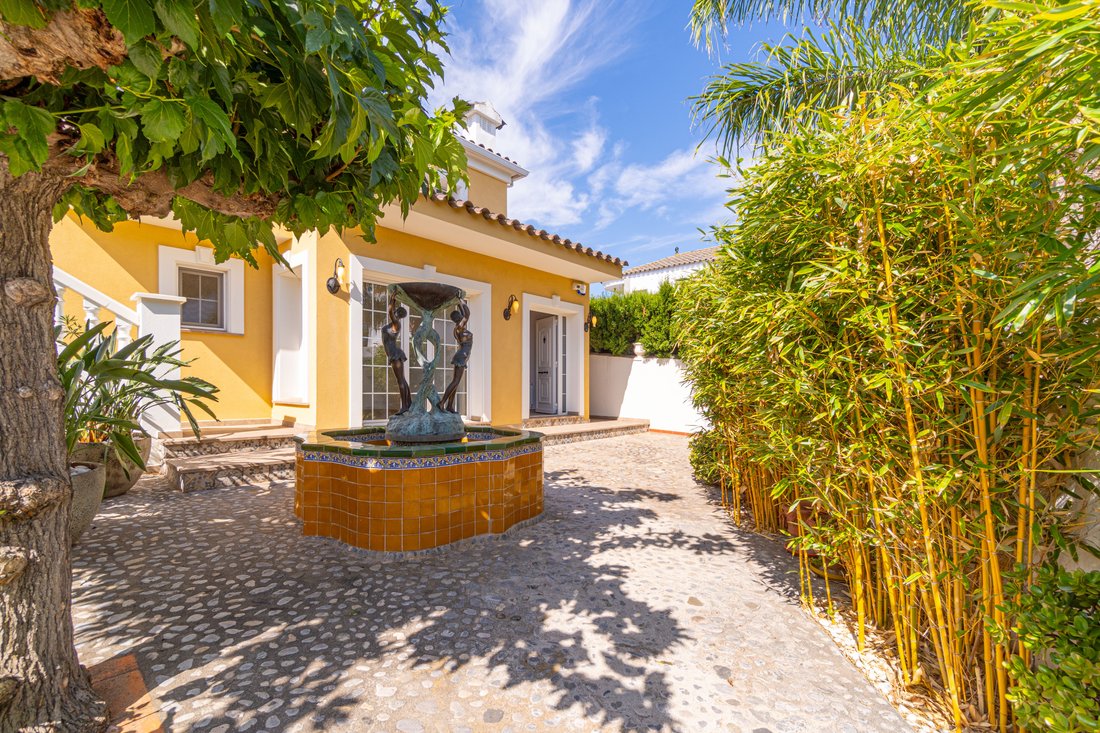 Villa in Roses, Catalonia, Spain 5 - 18336937