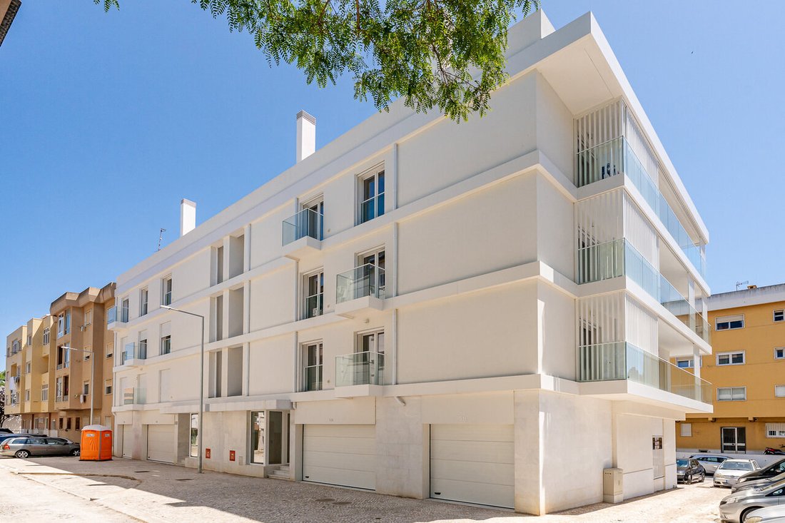 Apartment in Estoril, Cascais e Estoril, Lisbon 3 - 18342749