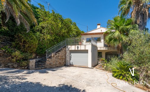 Casa a Rayol-Canadel-sur-Mer, Provenza-Alpi-Costa Azzurra, Francia 1