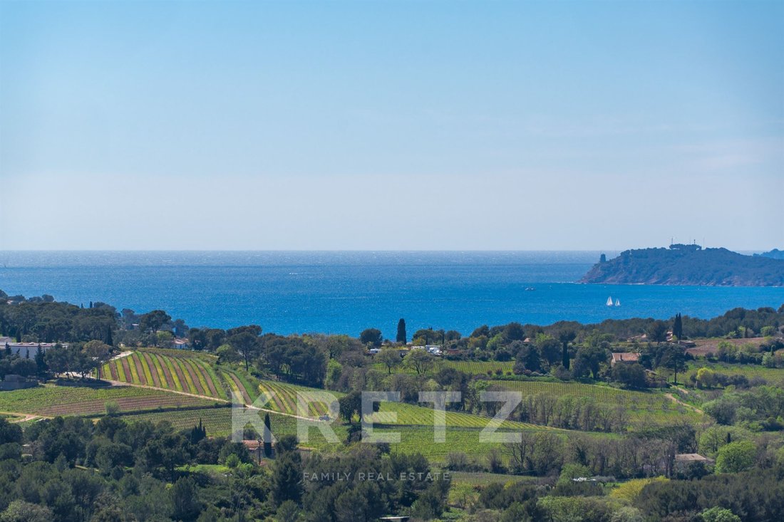 Villa in Carqueiranne, Provence-Alpes-Côte d'Azur, France 2 - 18340969